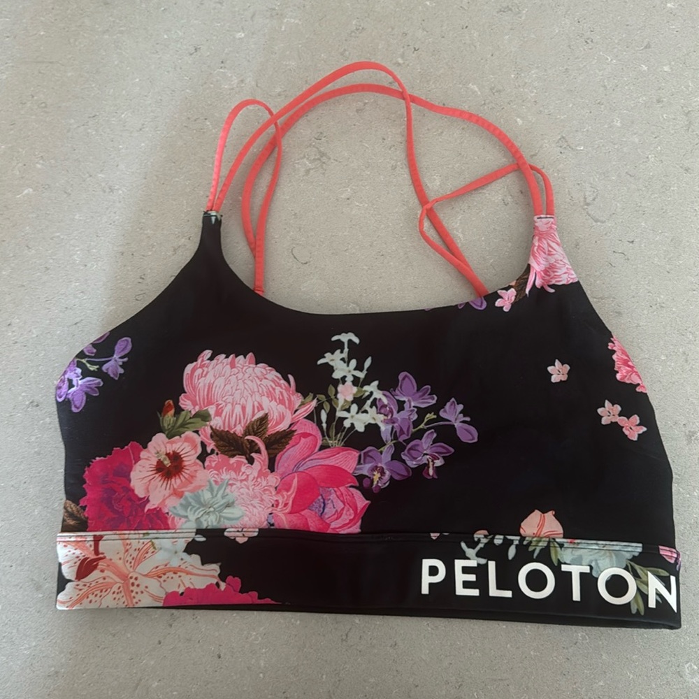 Peloton Sports Bra Black, Medium, Asian and Pacific Islander